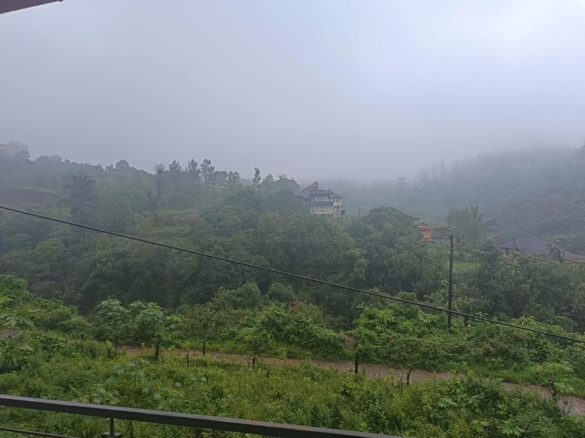 Snowdrop Inn Coorg ماديكيري الغرفة الصورة